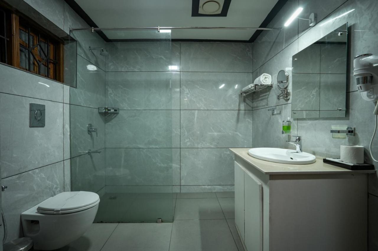 Hotel Empire Residency Tiruvalla Esterno foto