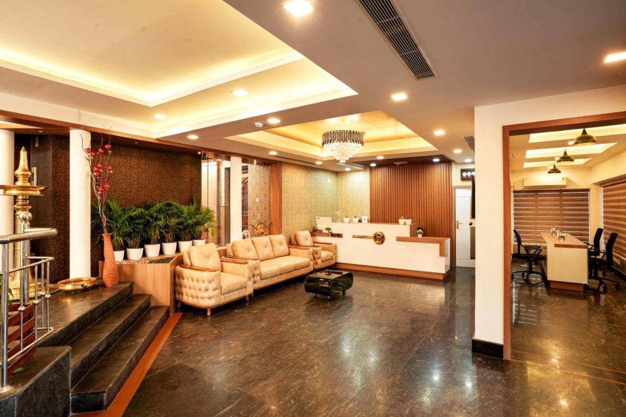Hotel Empire Residency Tiruvalla Esterno foto