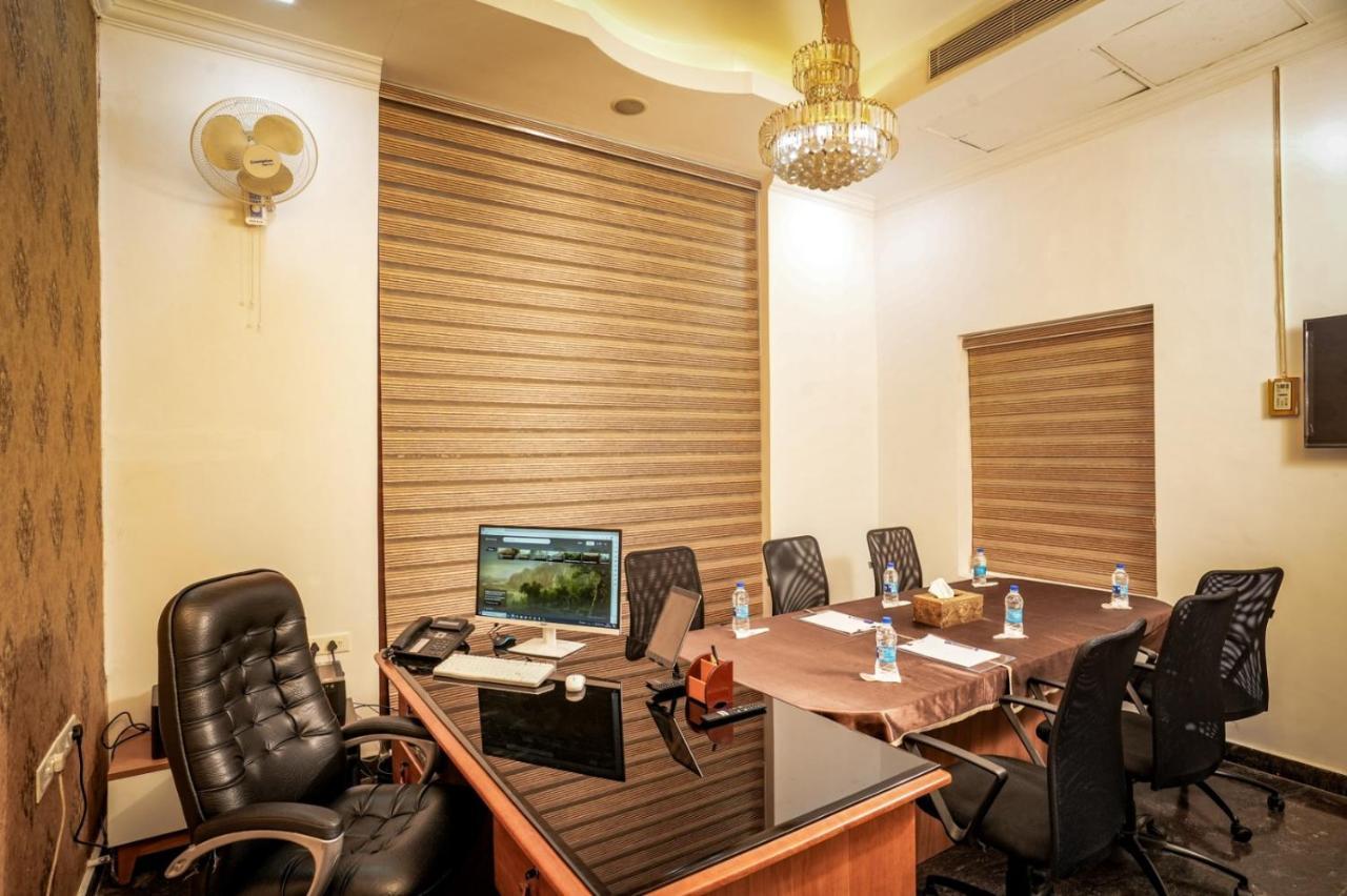 Hotel Empire Residency Tiruvalla Esterno foto
