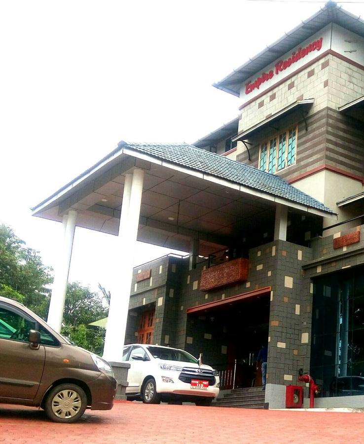 Hotel Empire Residency Tiruvalla Esterno foto